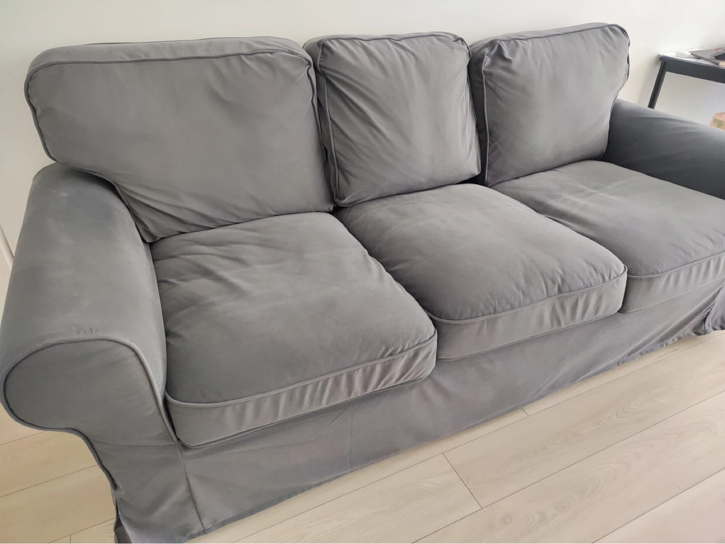 3-seat sofa, 9-year warrant in no-pet, no-smoking household