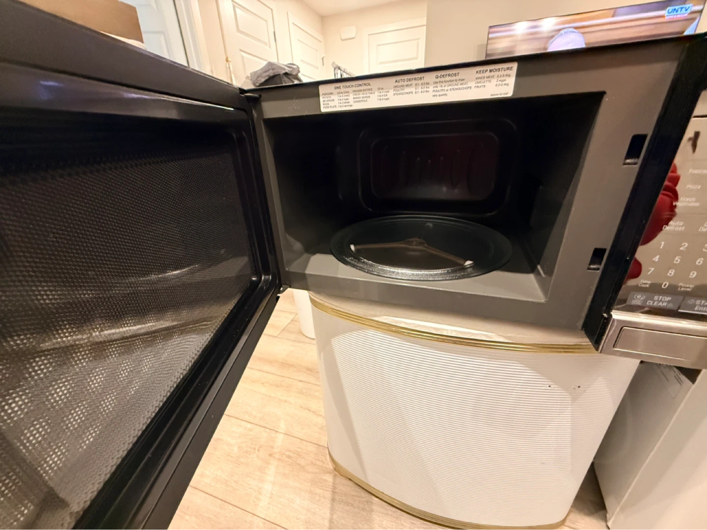 LG Stainless Steel Microwave Oven - photo 3