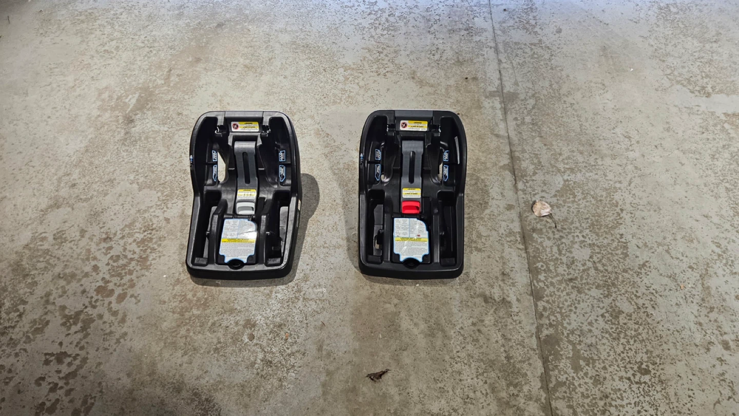 Grace Stroller with Car Seat and car base - photo 5