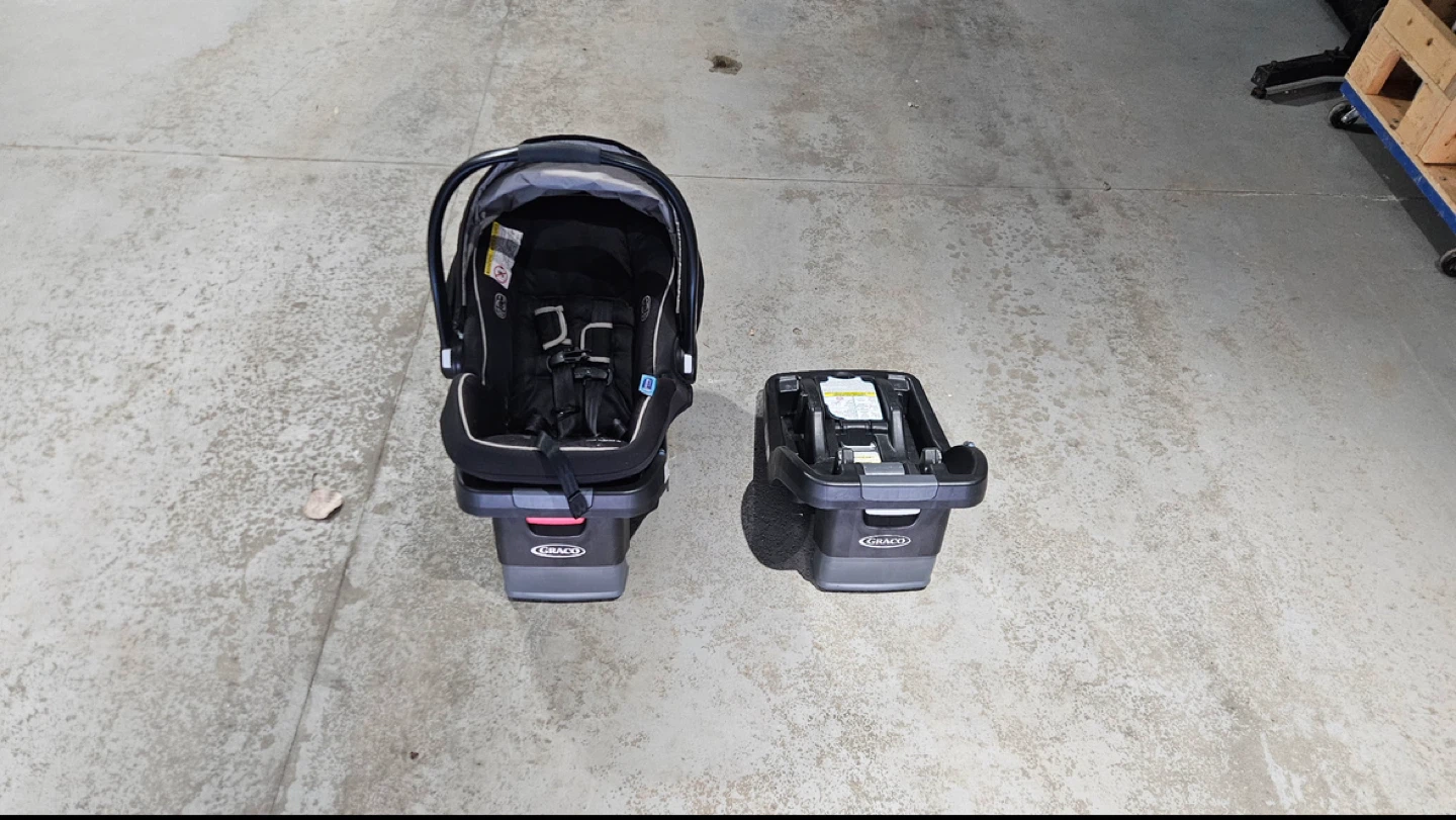 Grace Stroller with Car Seat and car base - photo 4
