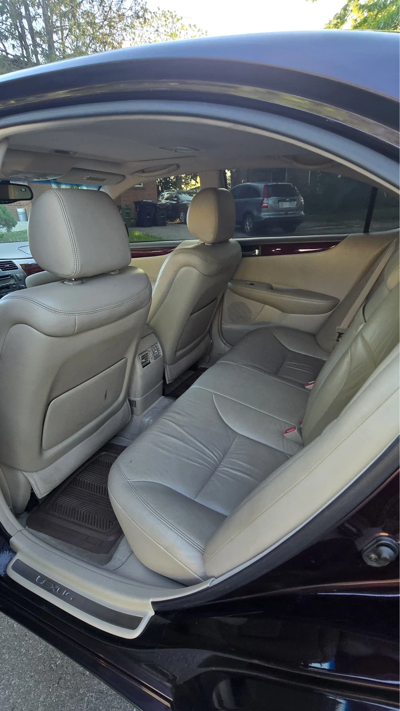 Lexus Sedan - photo 4