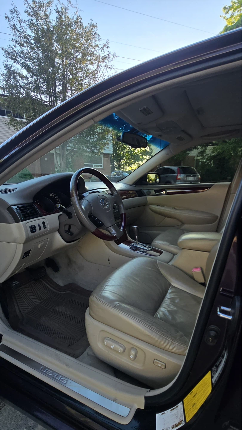 Lexus Sedan
