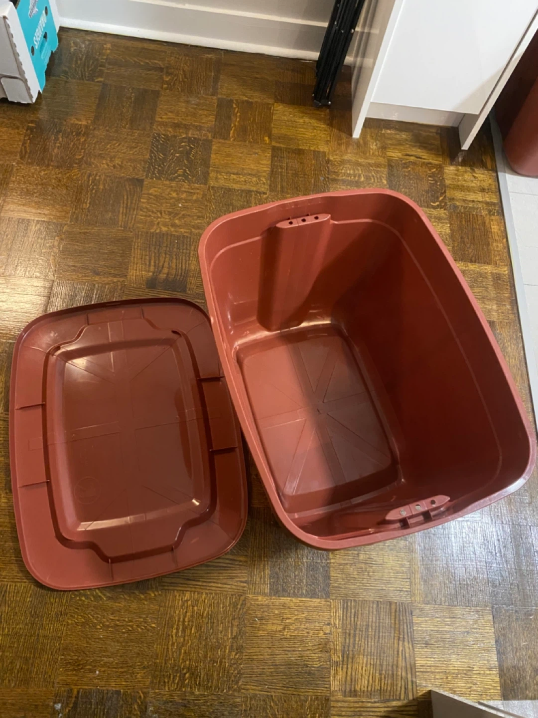 Plastic Storage Bin with Lid 68L - photo 2