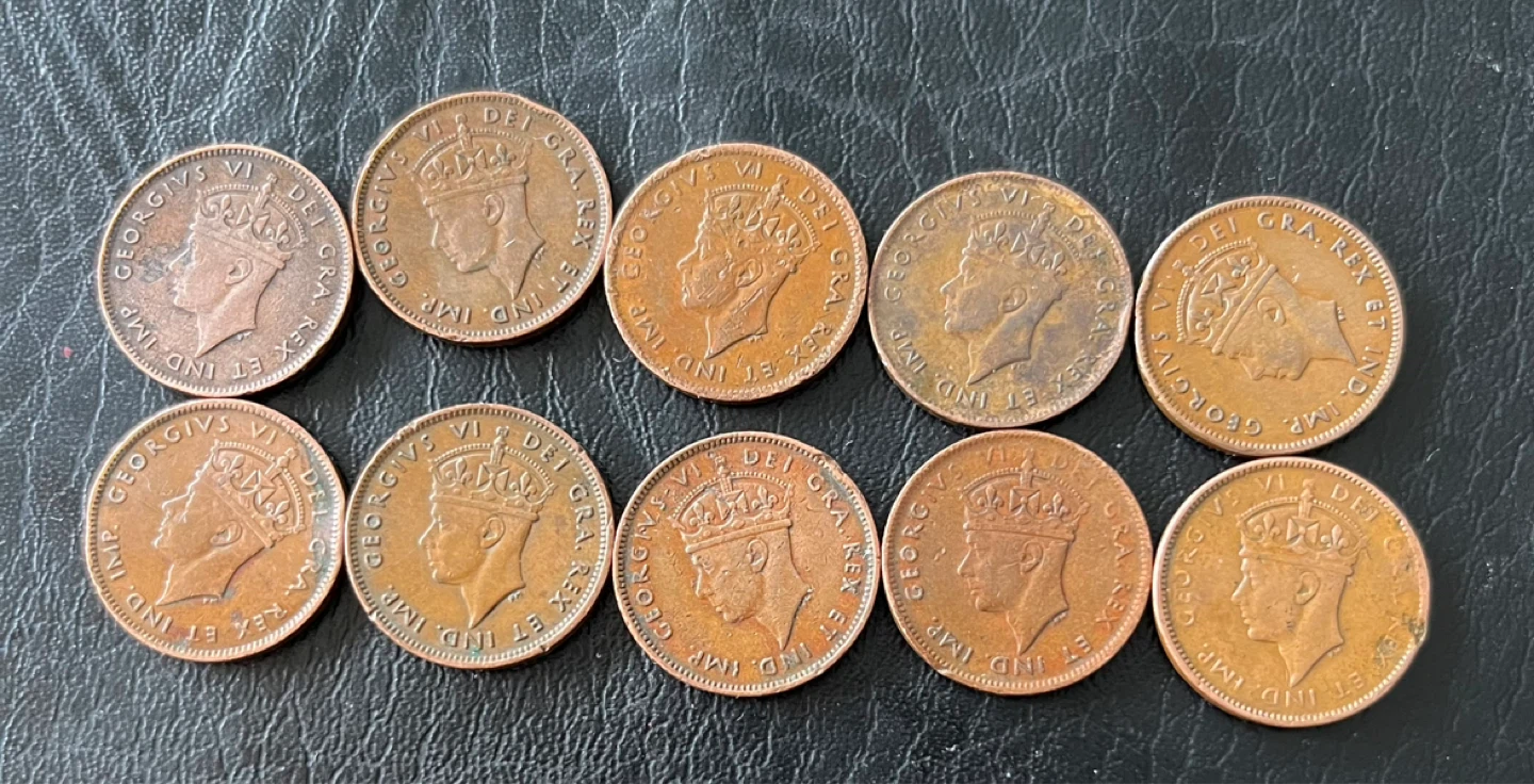 Vintage Newfoundland 1941 & 1942 One Cent Coins - Lot of 10 - photo 2