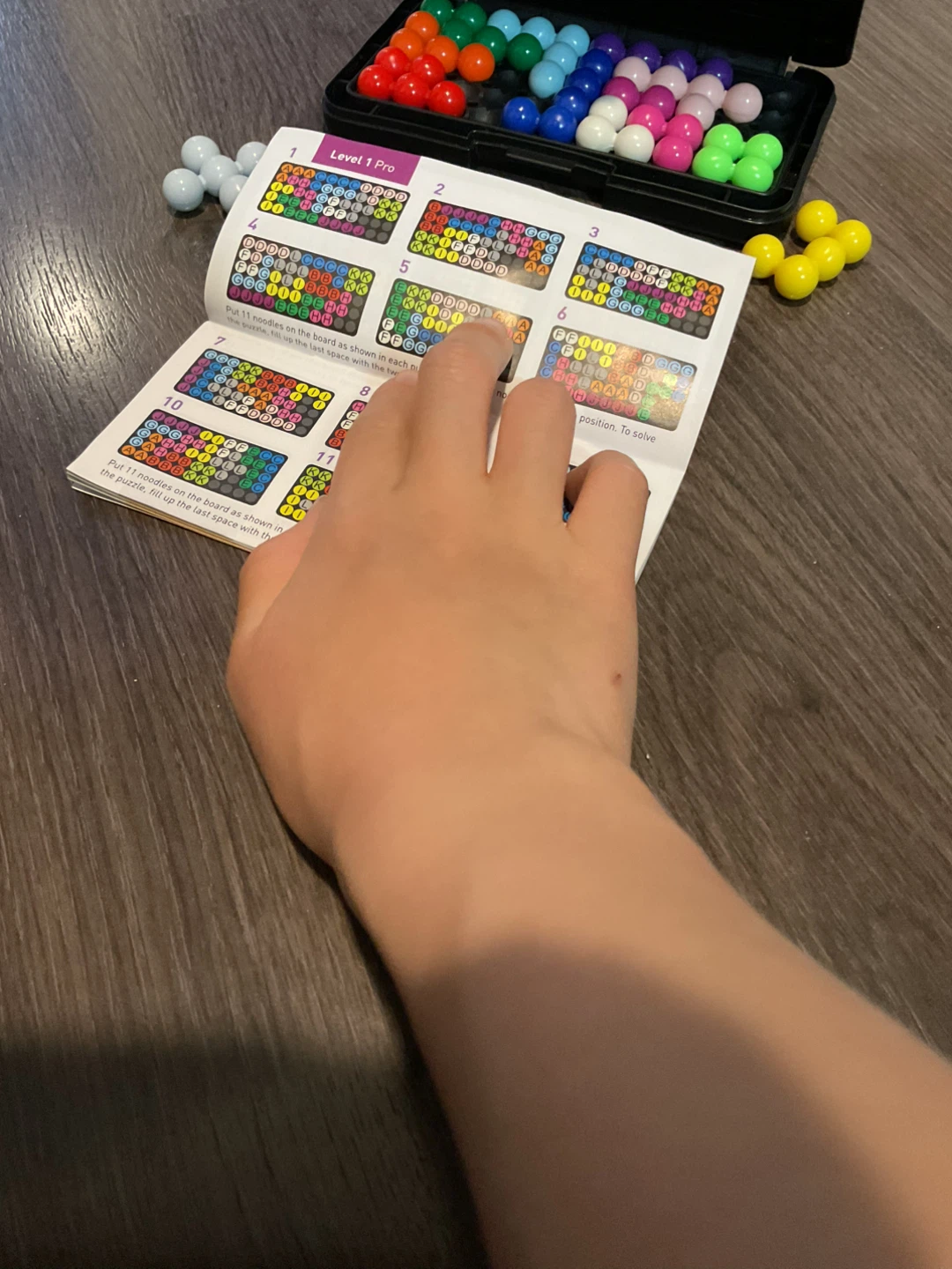 Kanoodle Brain Teasing Puzzle Game - photo 2