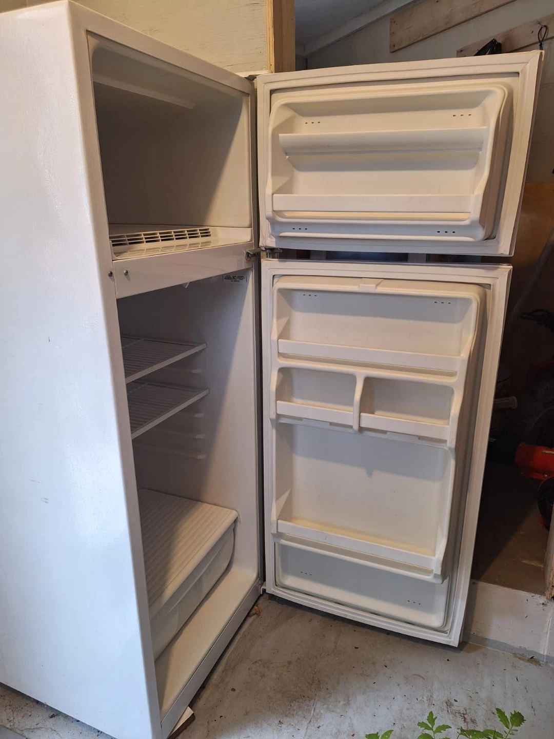 Roper Refrigerator - photo 3