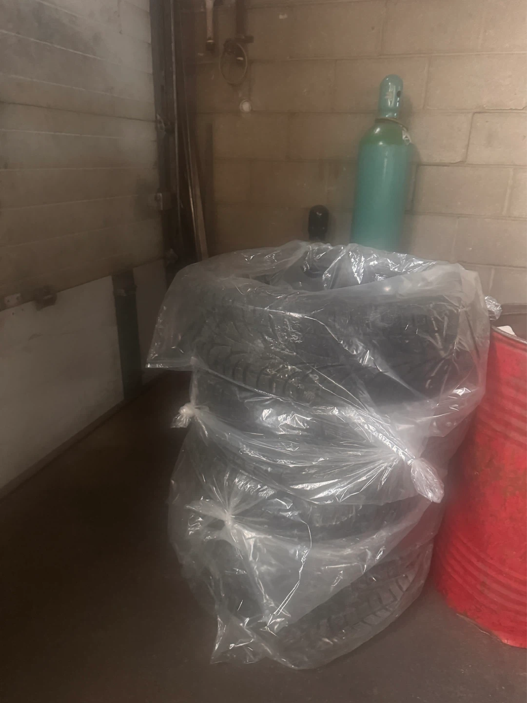 Set of 4 Tires - photo 4