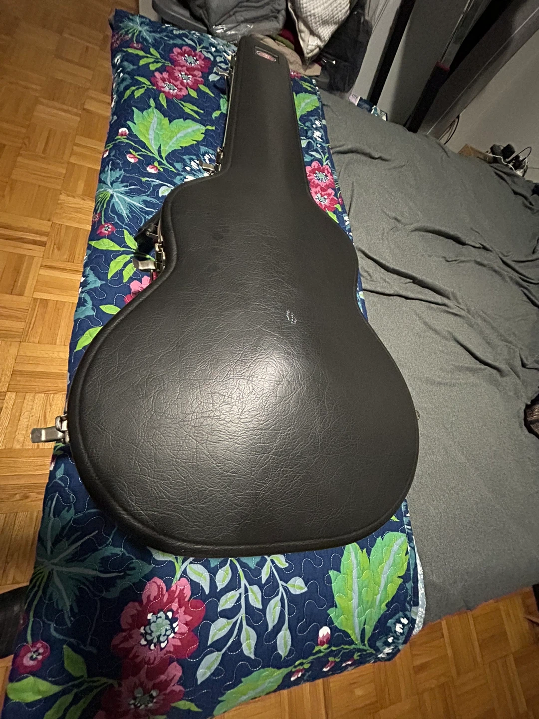 SKB Hard Case for Acoustic Guitar - photo 2