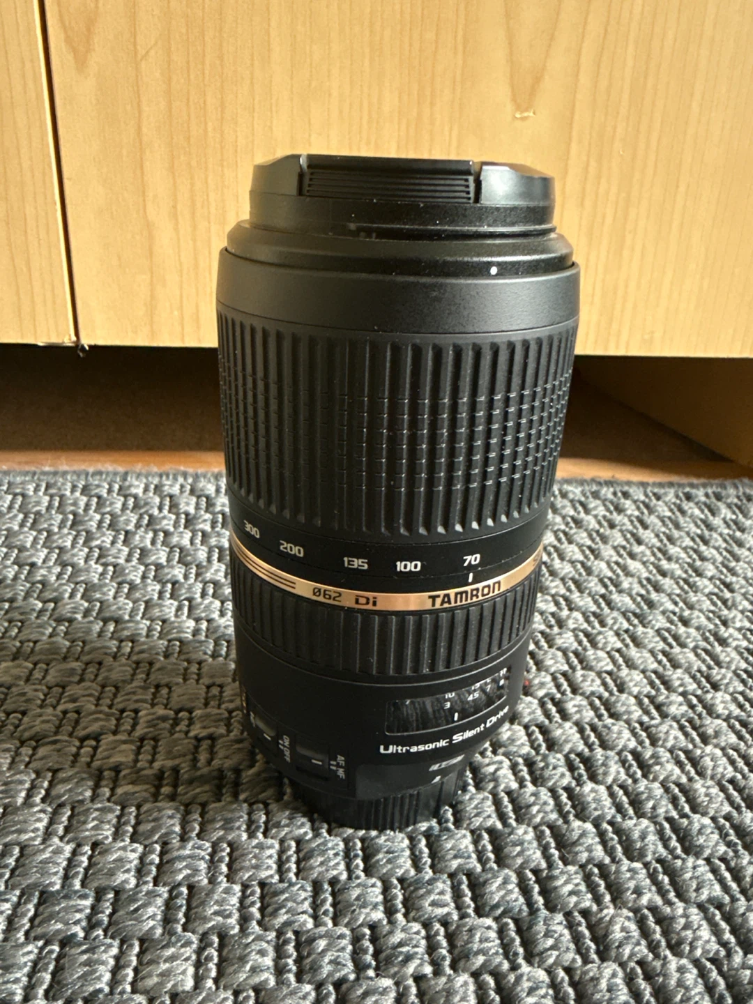 Tamron 70-300mm f/4-5.6 Di Ultrasonic Silent Drive Lens - photo 2