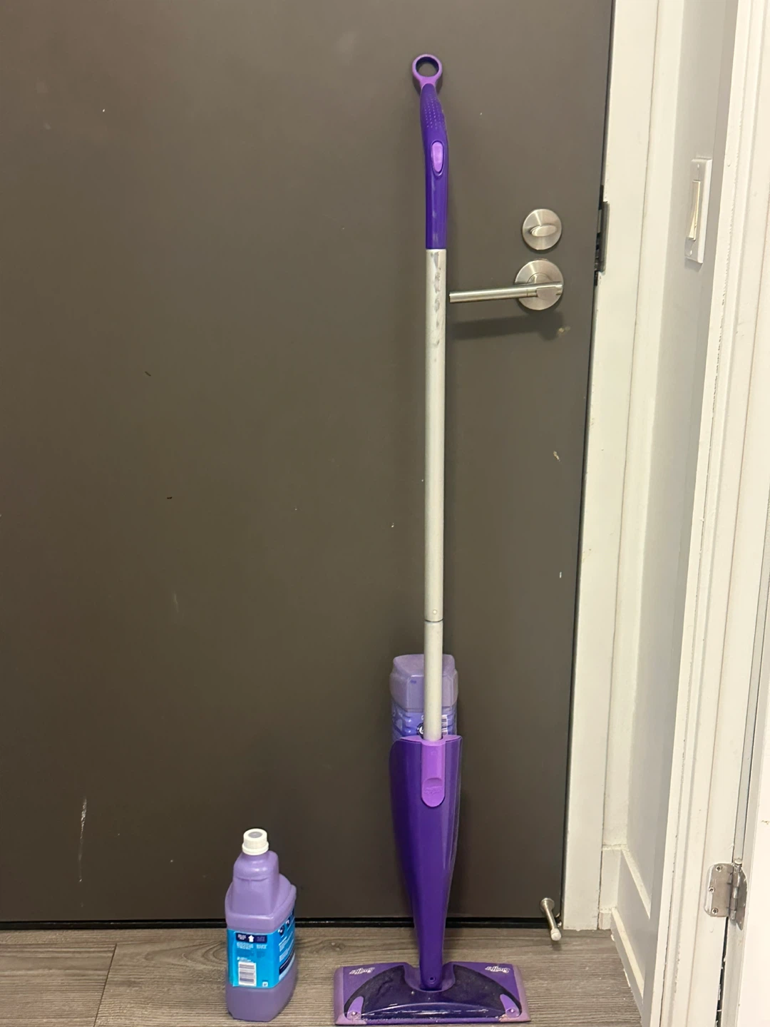 Swiffer WetJet Floor Cleaner Starter Kit - photo 2