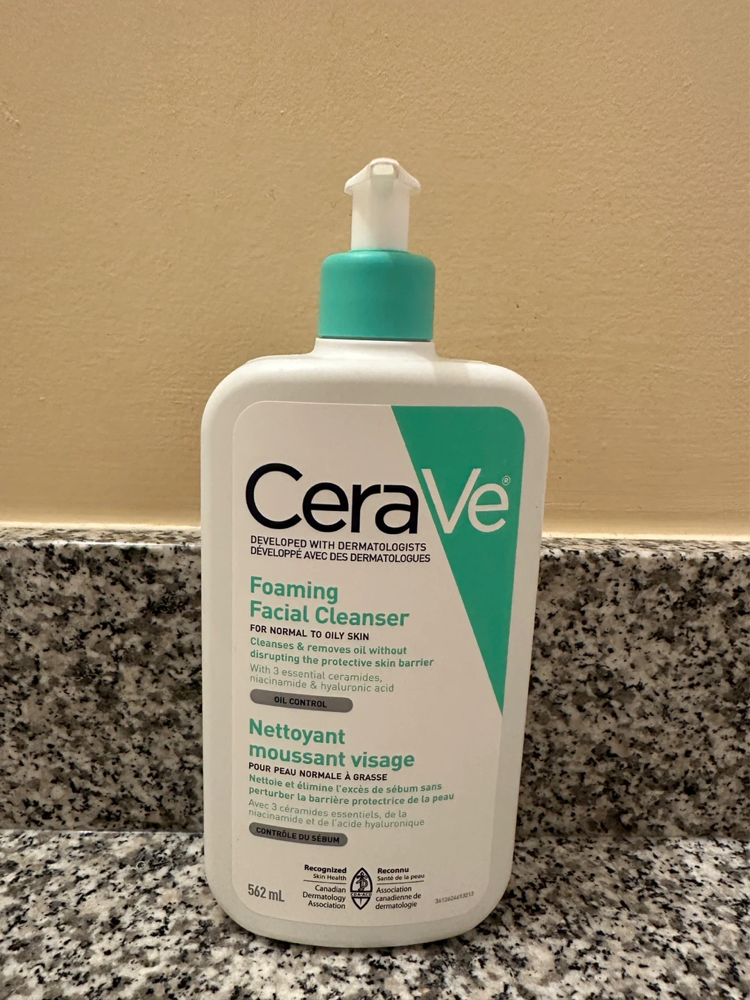 CeraVe Foaming Facial Cleanser 562 mL