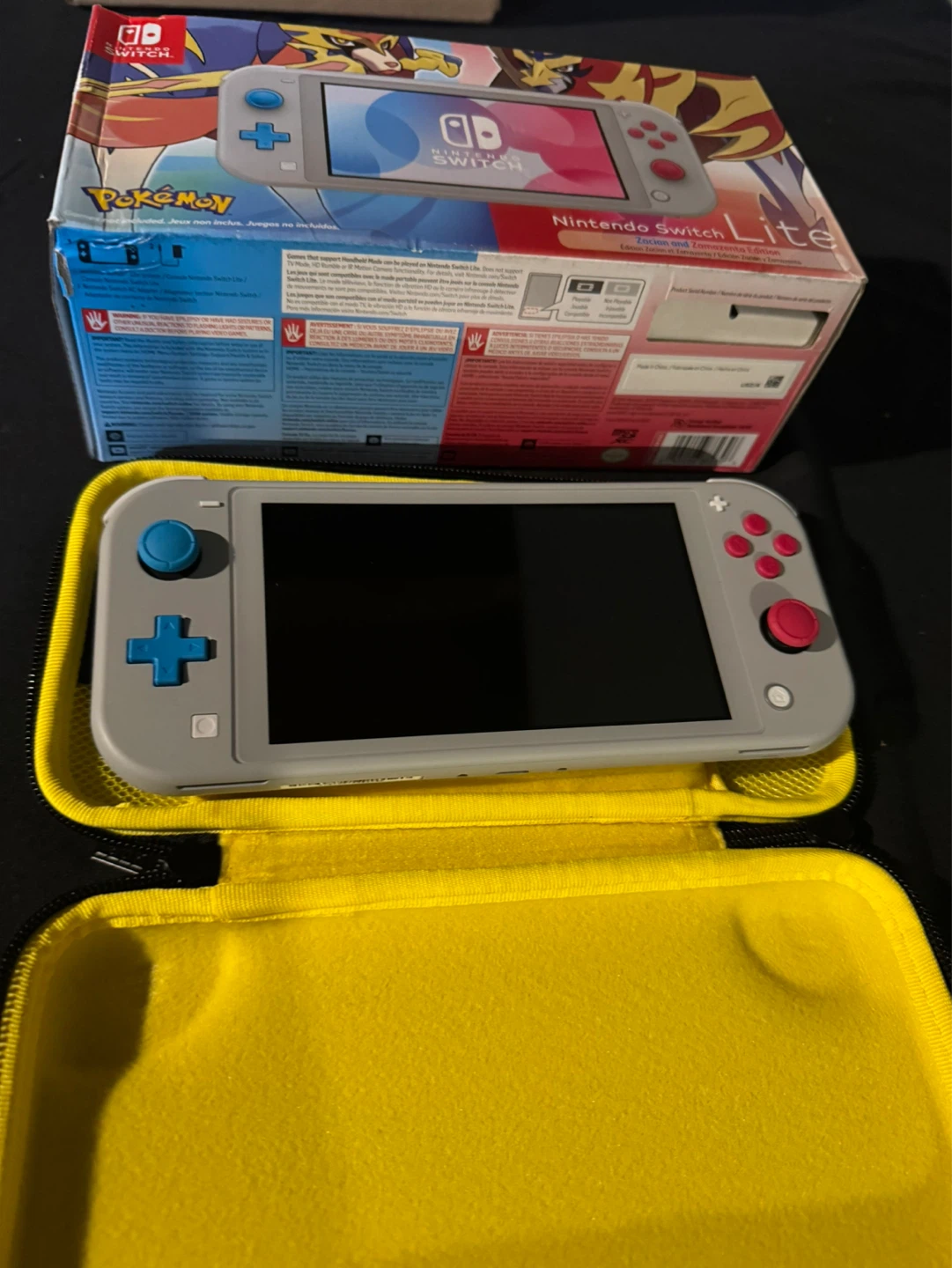 Nintendo Switch Lite Zacian and Zamazenta Edition