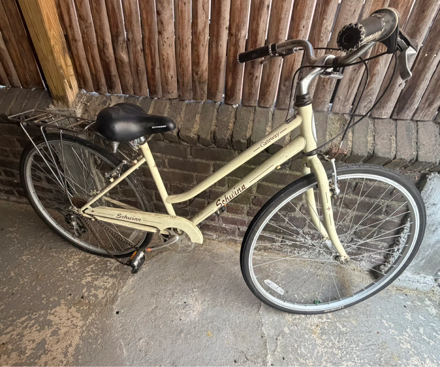 Schwinn Gateway Women's Cruiser Bike - photo 2