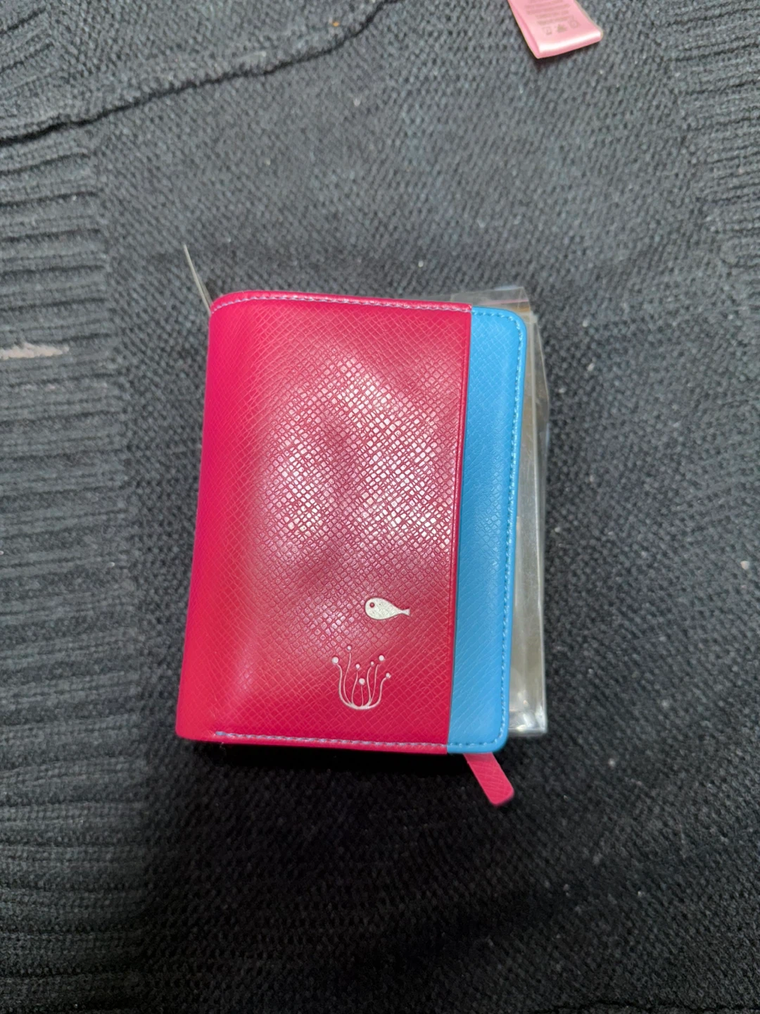 Magenta and blue wallet with fish reef design - photo 3