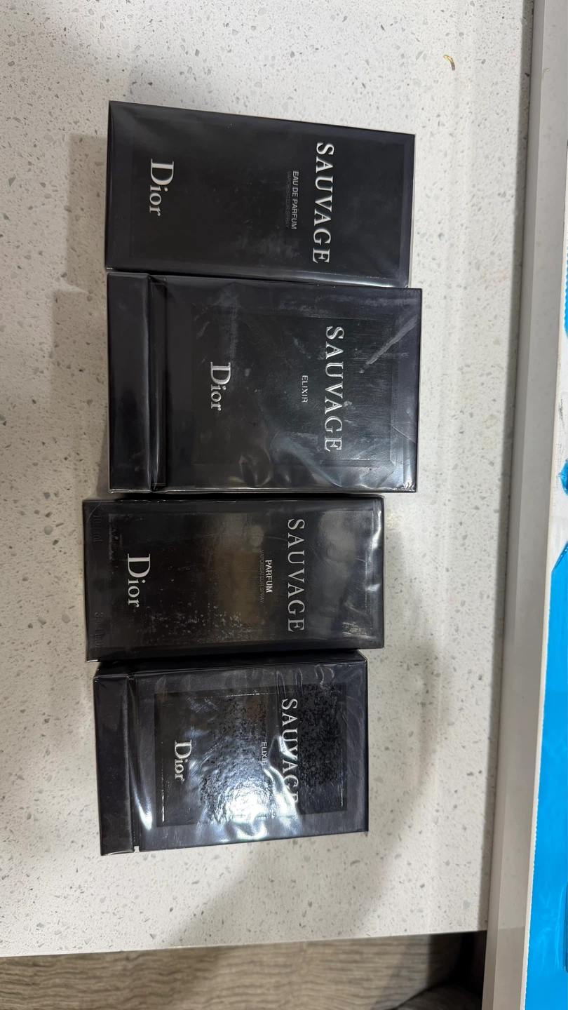 $200 por cada juego de perfumes - photo 2