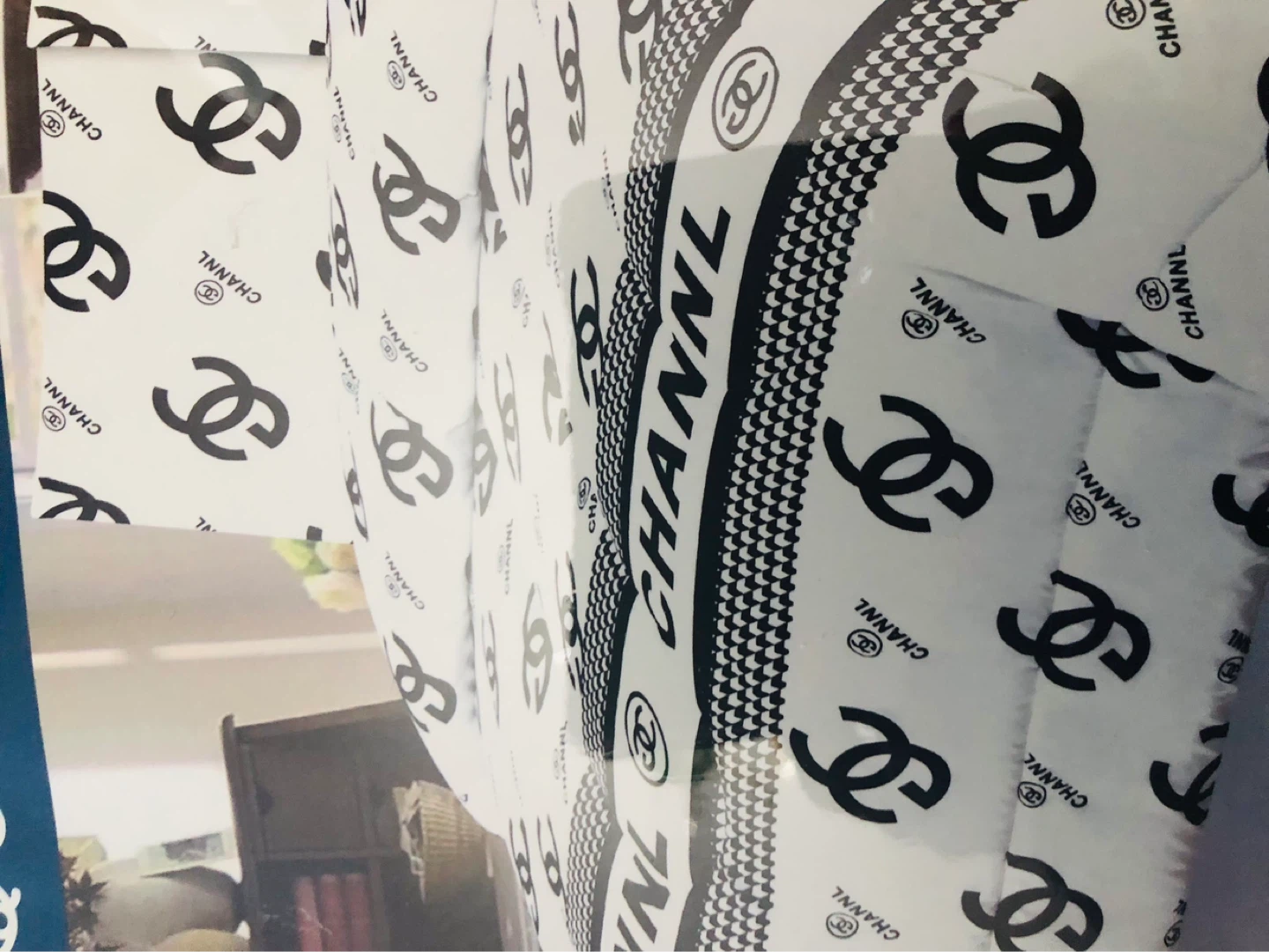Chanel Inspired Duvet  2 pillowcases light comfortable and nice - photo 3