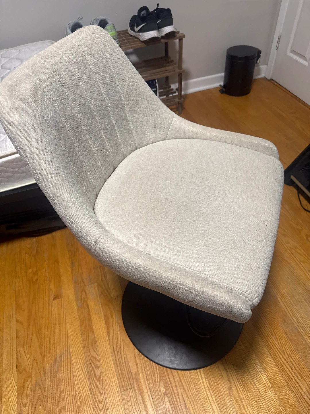 Cream Swivel Accent Chair - photo 2