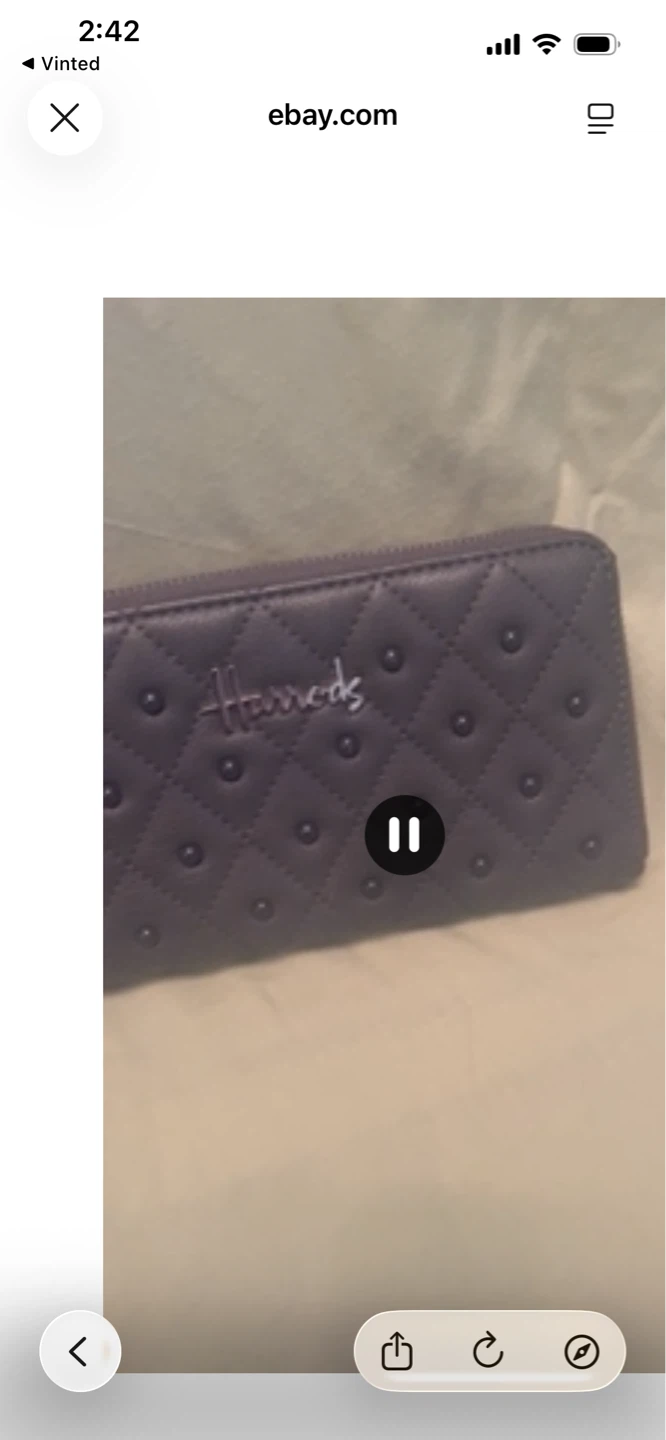 Harrods Quilted Zippered Wallet - photo 3