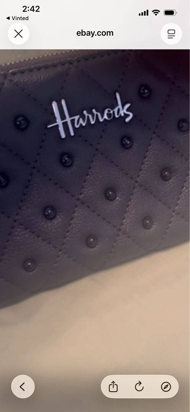 Harrods Quilted Zippered Wallet - photo 5
