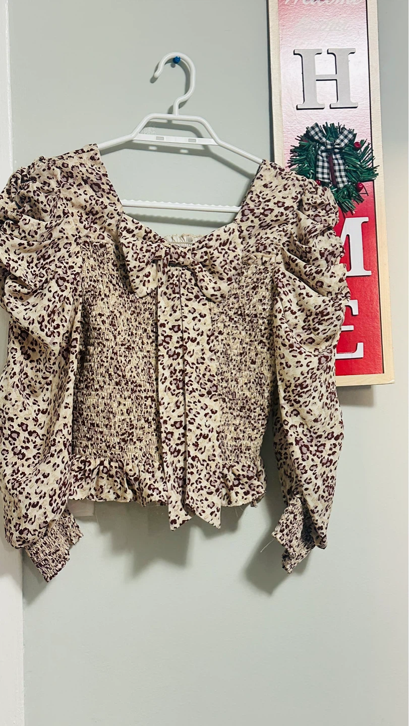 Smocked Leopard Print Puff Sleeve Top