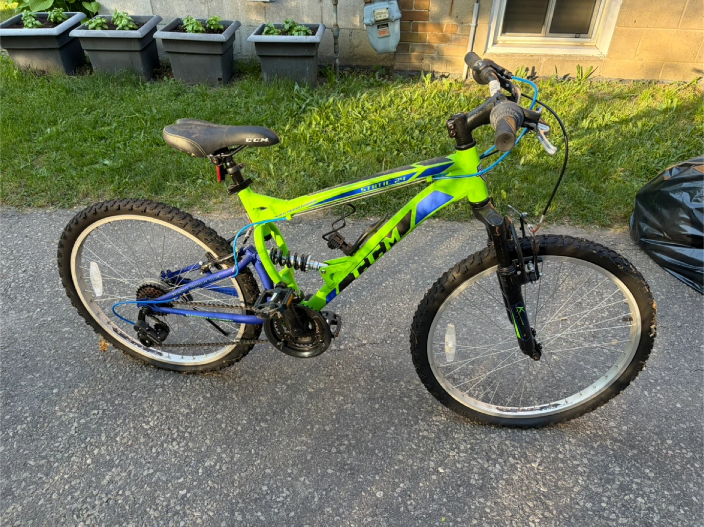 CCM Static Dual Suspension Youth Mountain Bike, 24-in
