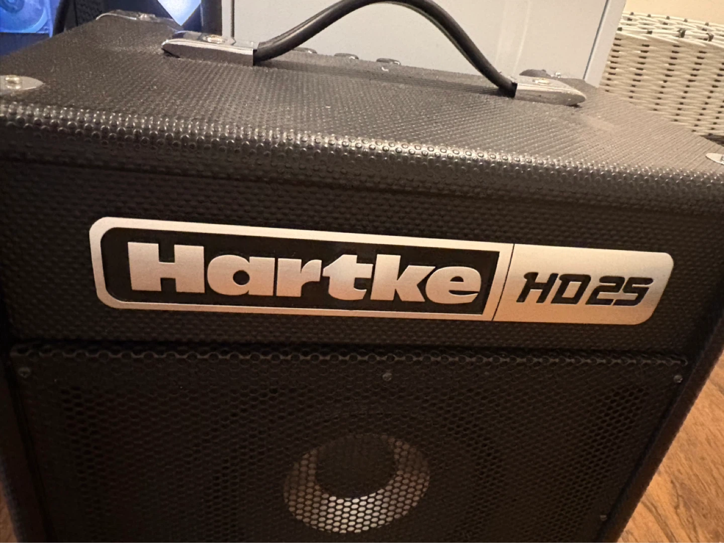 Hartke HD25 Bass Amplifier - photo 2