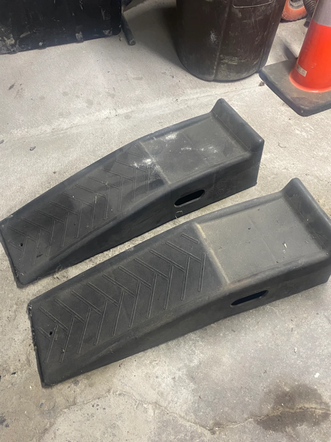 Pair of Black Car Ramps - photo 2
