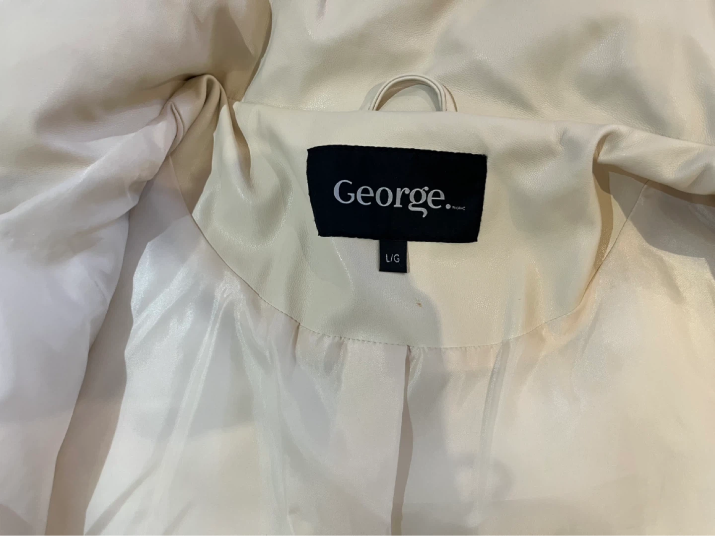 MOVING SALE - White Winter Jacket - photo 3