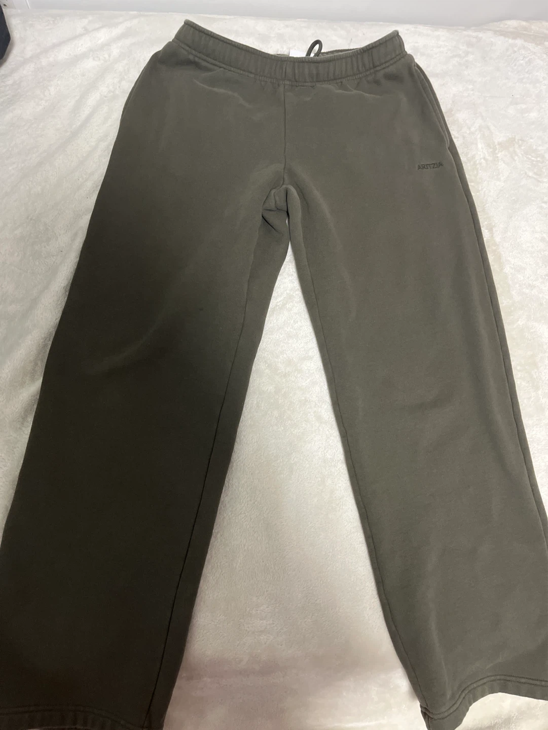 Aritzia Mega Fit Sweatpants - Size S