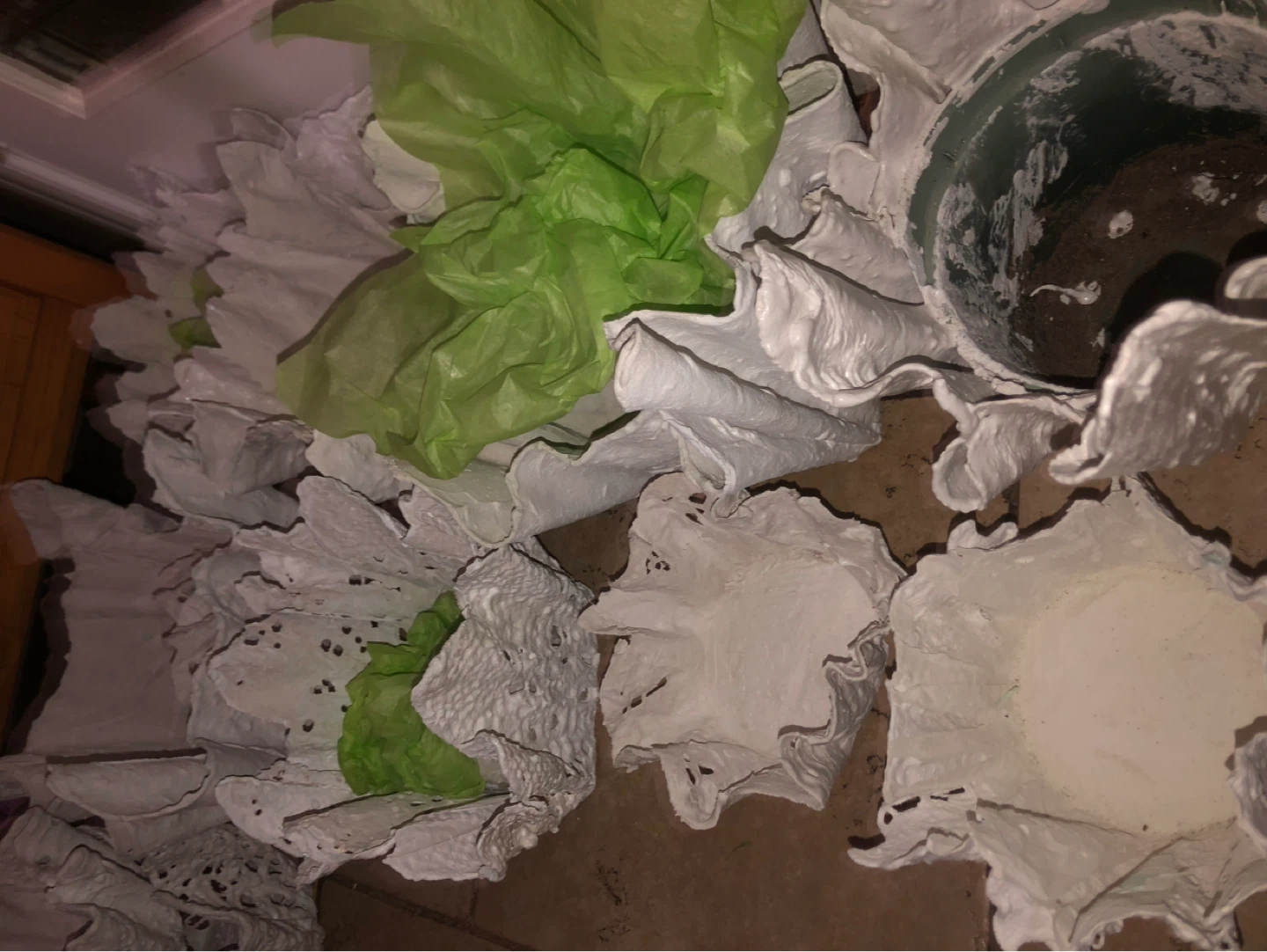 Homemade cement flower pots - photo 2