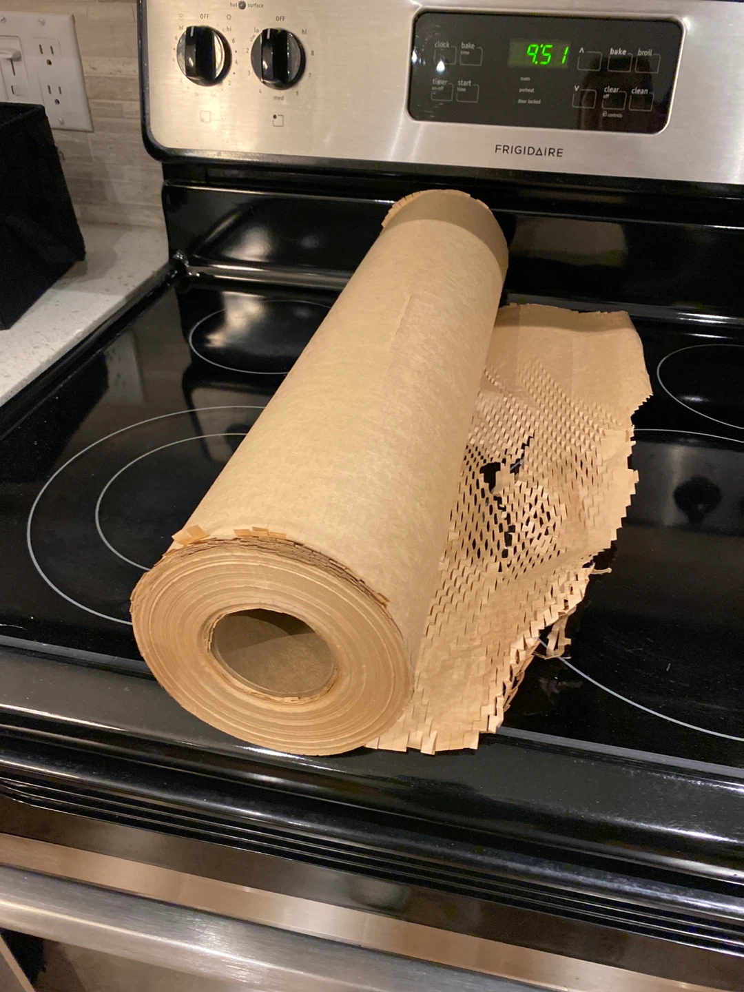 Kraft honeycomb paper roll