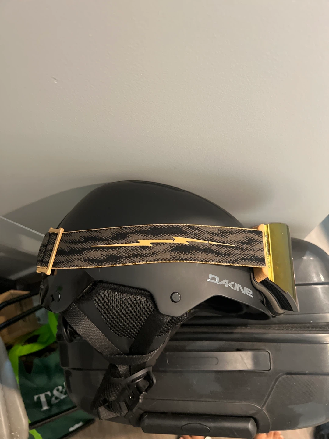 Dakine Snow Helmet + Electric Goggles Set - photo 3