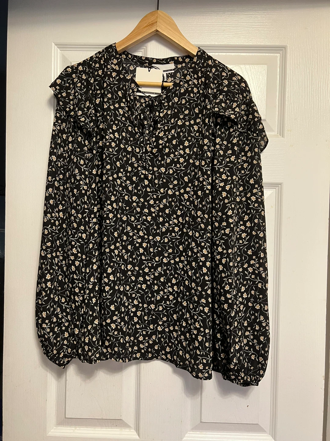 (New) Black Floral Print Blouse- 2XL