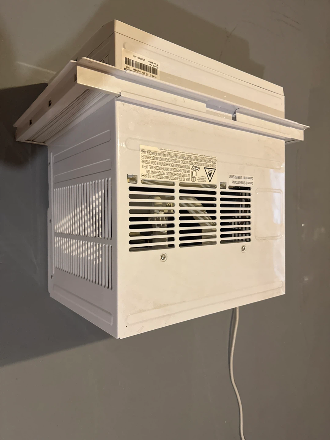 Noma Window Air Conditioner (Like New) - photo 2