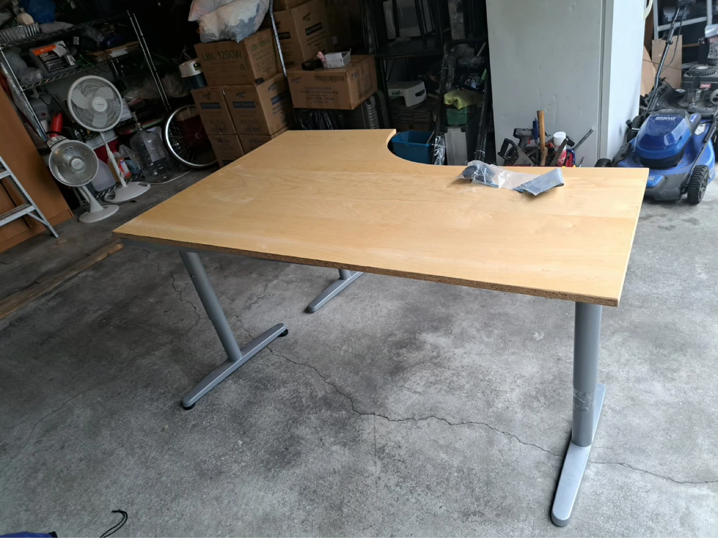L-Shaped Wood Desk with Metal Legs