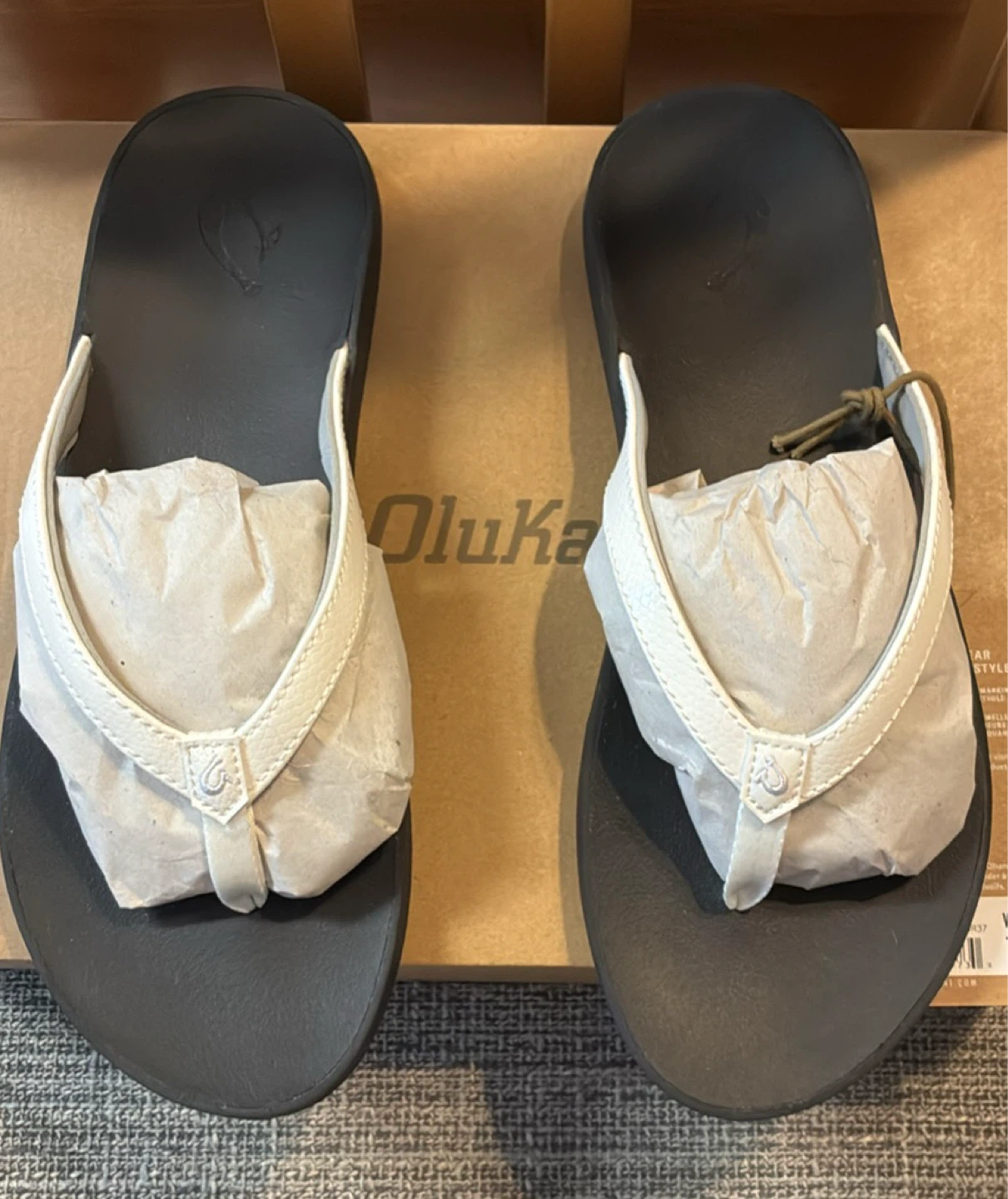 New OluKai Flip Flops - White/Black