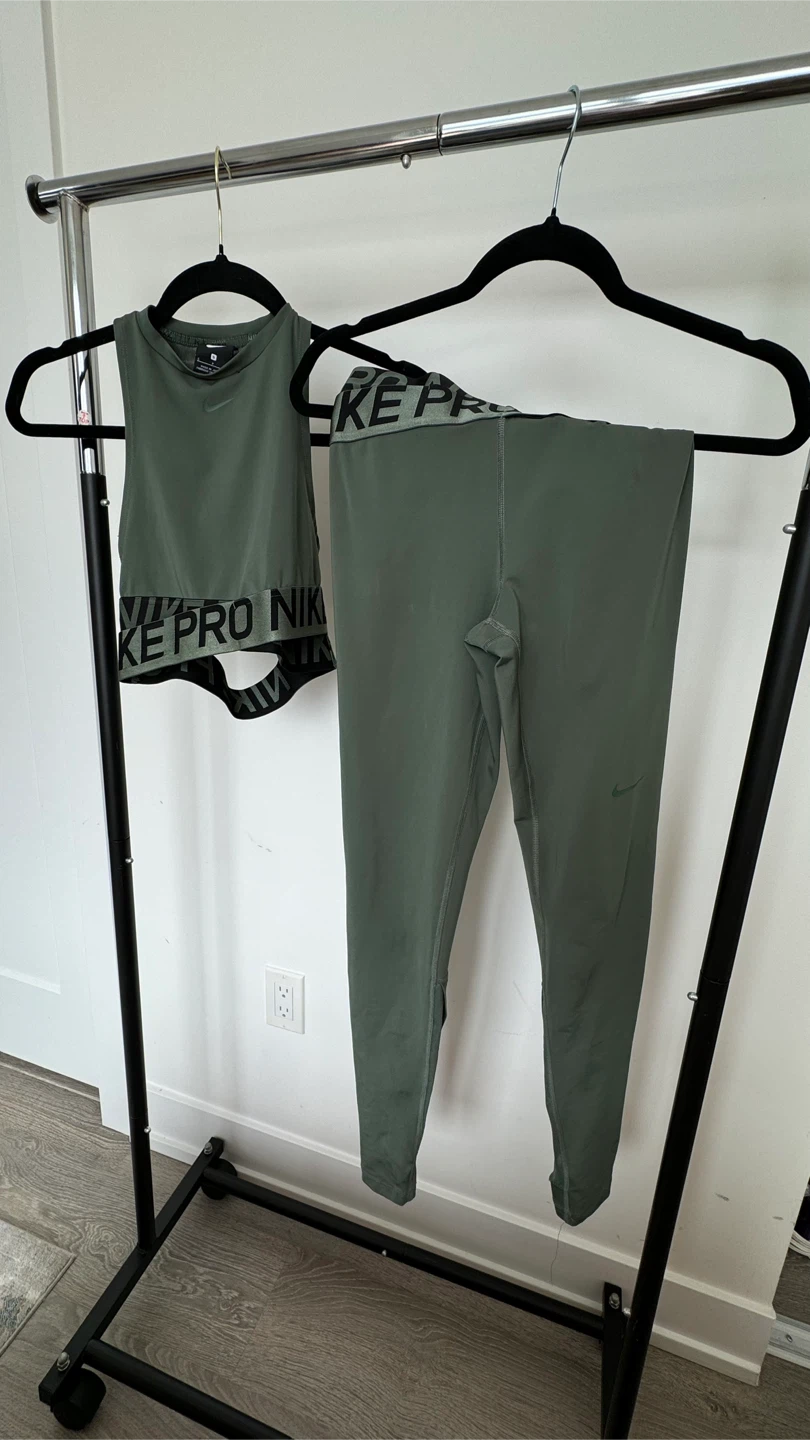 Nike Pro Sports Bra & Leggings Set