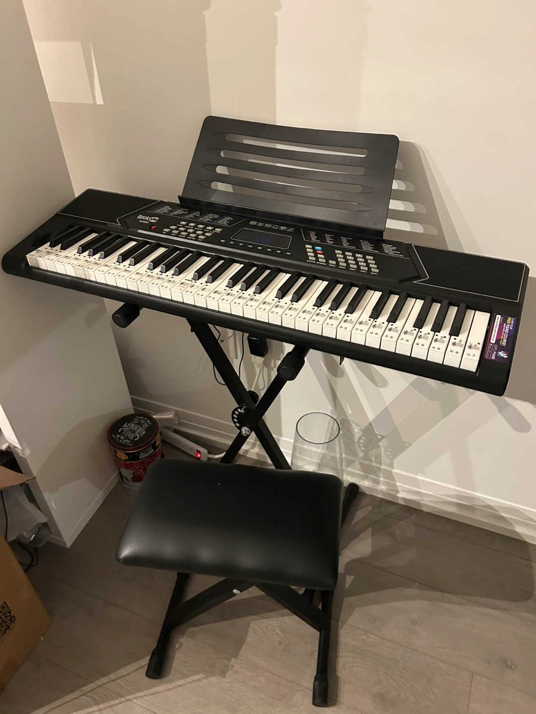 Electronic Keyboard Piano Bundle – Excellent Condition - photo 3