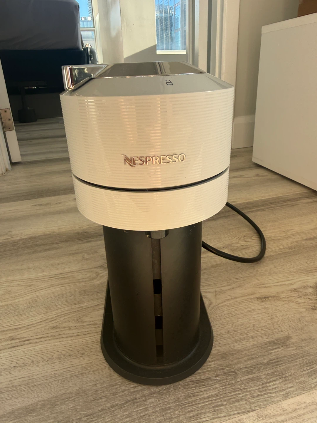 Nespresso Vertuo Next & Aeroccino 3 Coffee Maker - White - photo 2