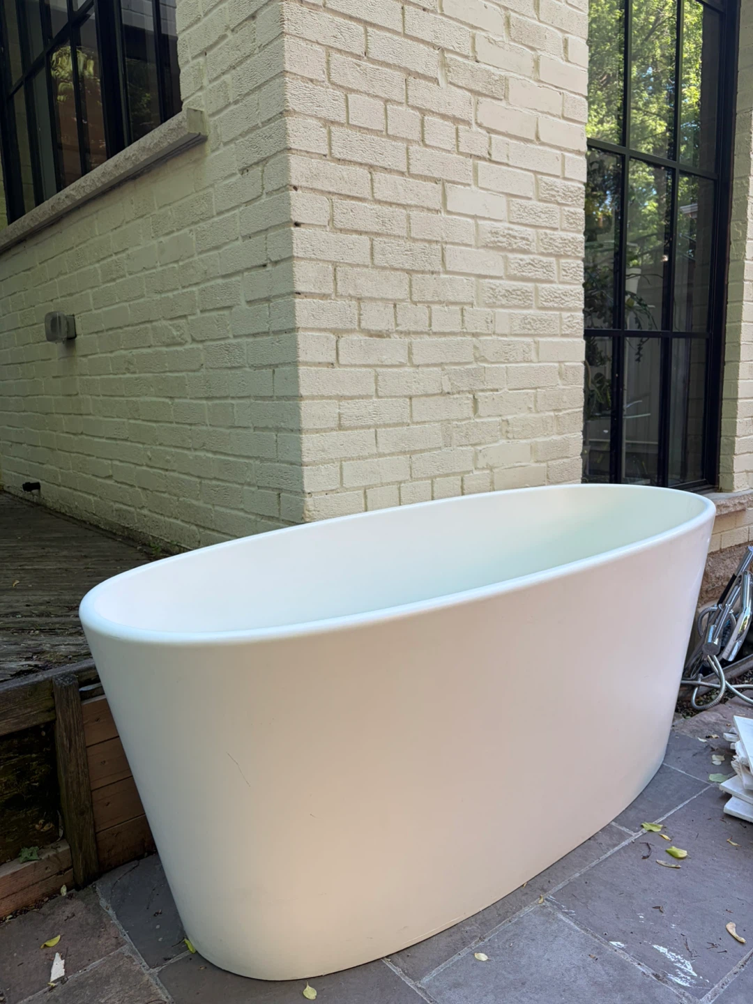 White Bathtub with free shower fittings - photo 2