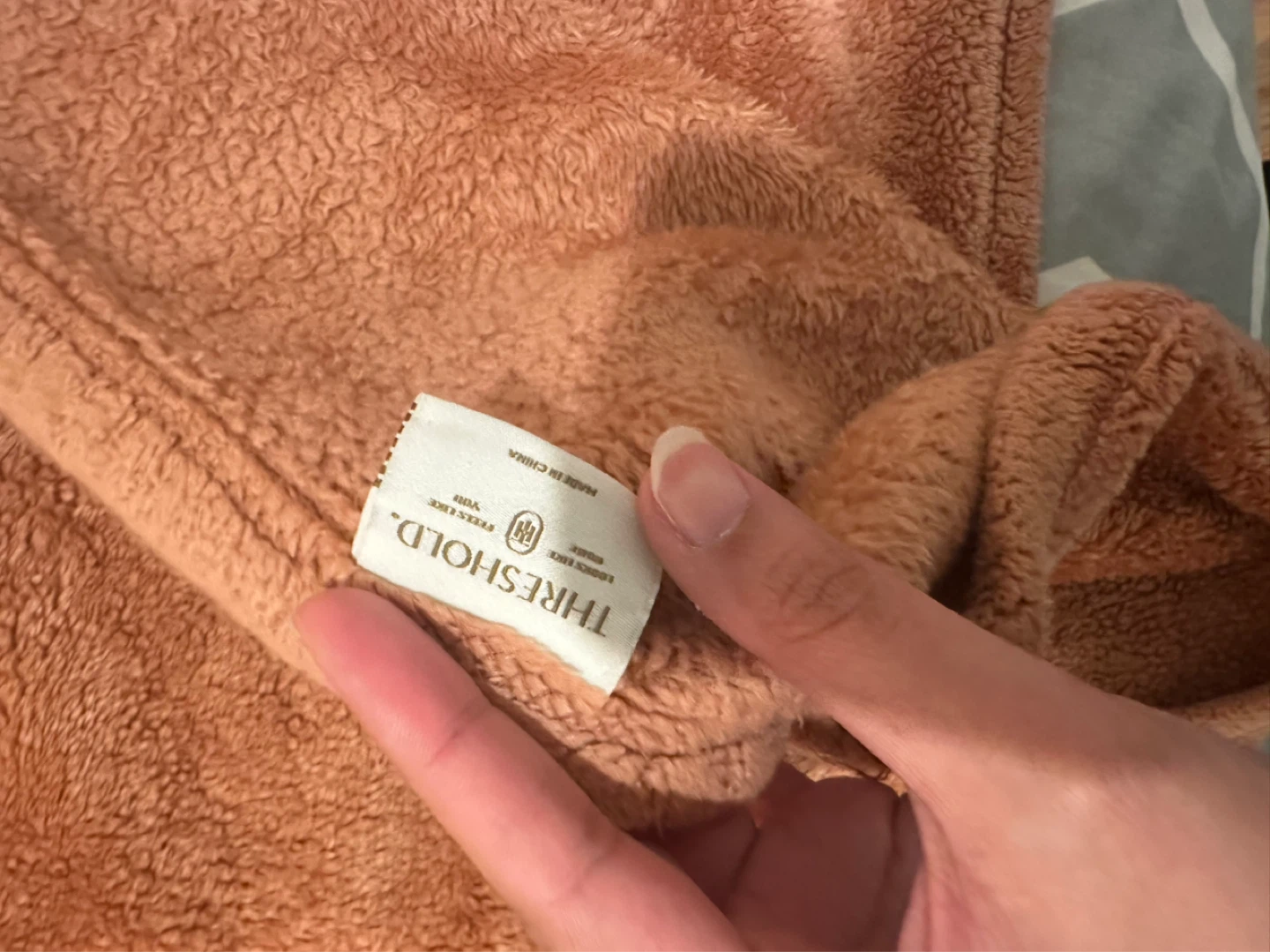 Queen size Threshold Plush Throw Blanket - photo 3