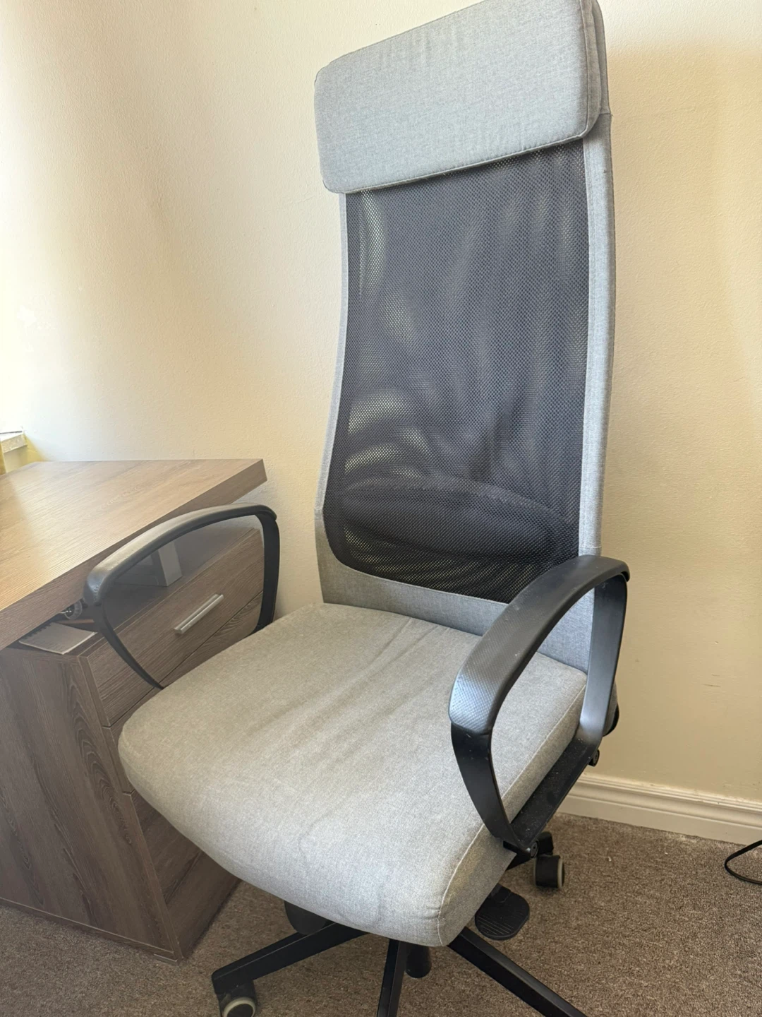 IKEA MARKUS Ergonomic Office Chair – Light Grey