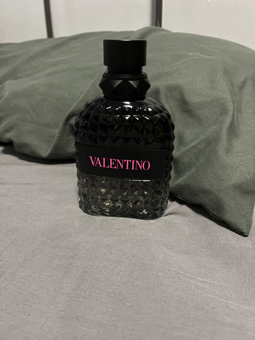 Valentino born in Roma uomo
