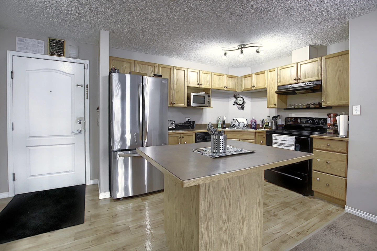 2 bed 2 full bath for rent in Hamptons - NW Edmonton - photo 2