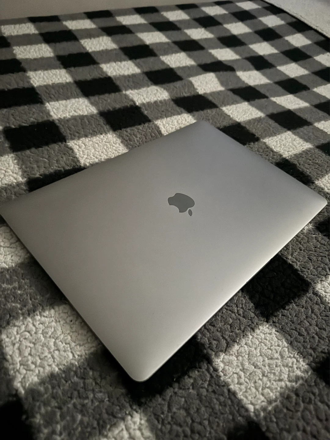 Apple MacBook Pro 15-inch, 2017 - photo 2