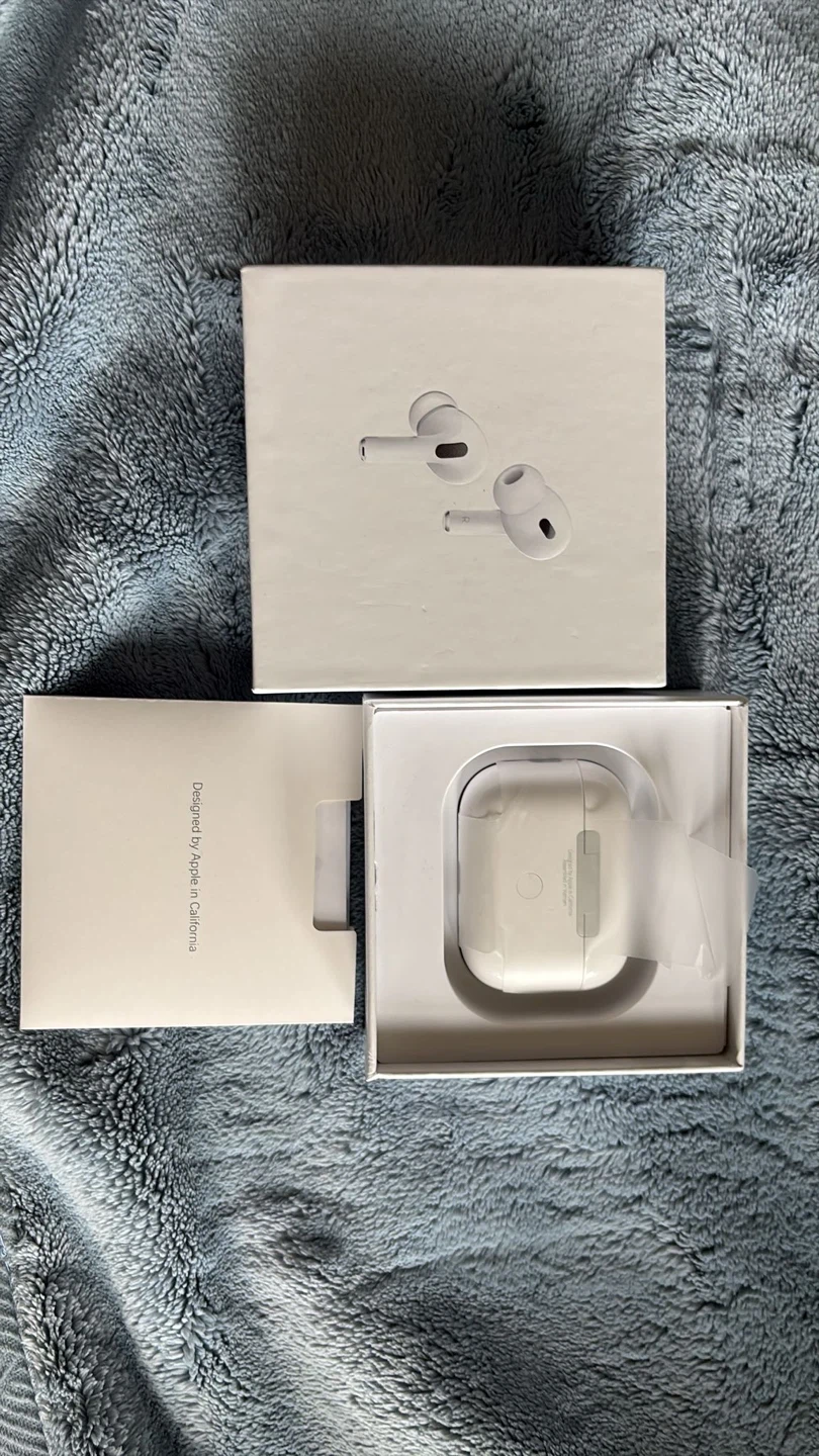 Apple AirPods Pro (2nd generation) - photo 3
