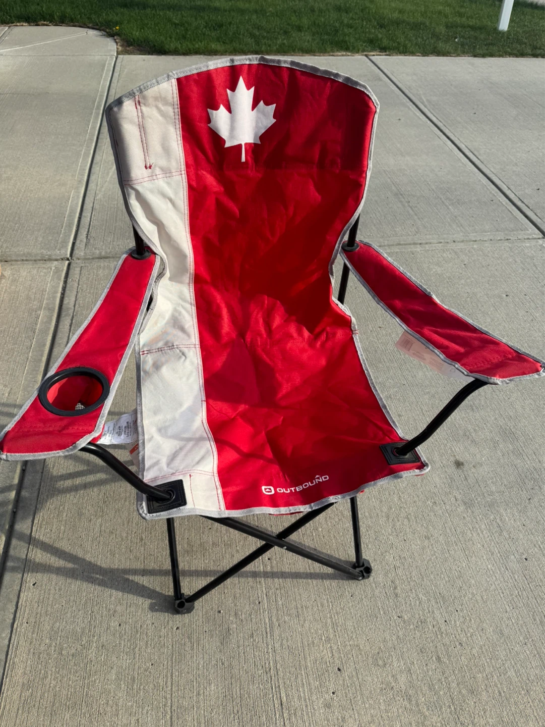 Outbound Camping Chair with Canada Flag Design