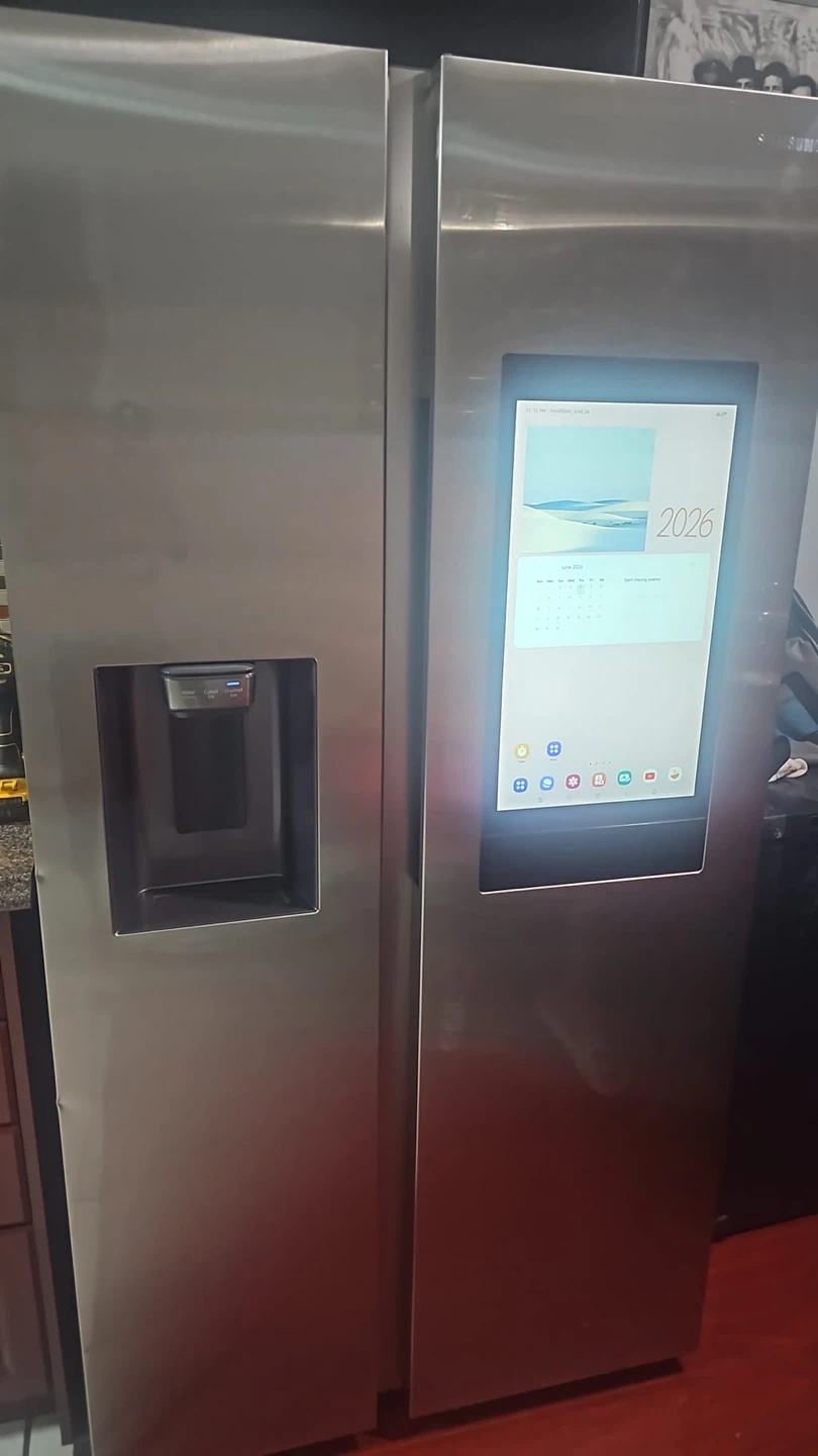 Samsung Family Hub Refrigerator with Touchscreen - photo 2