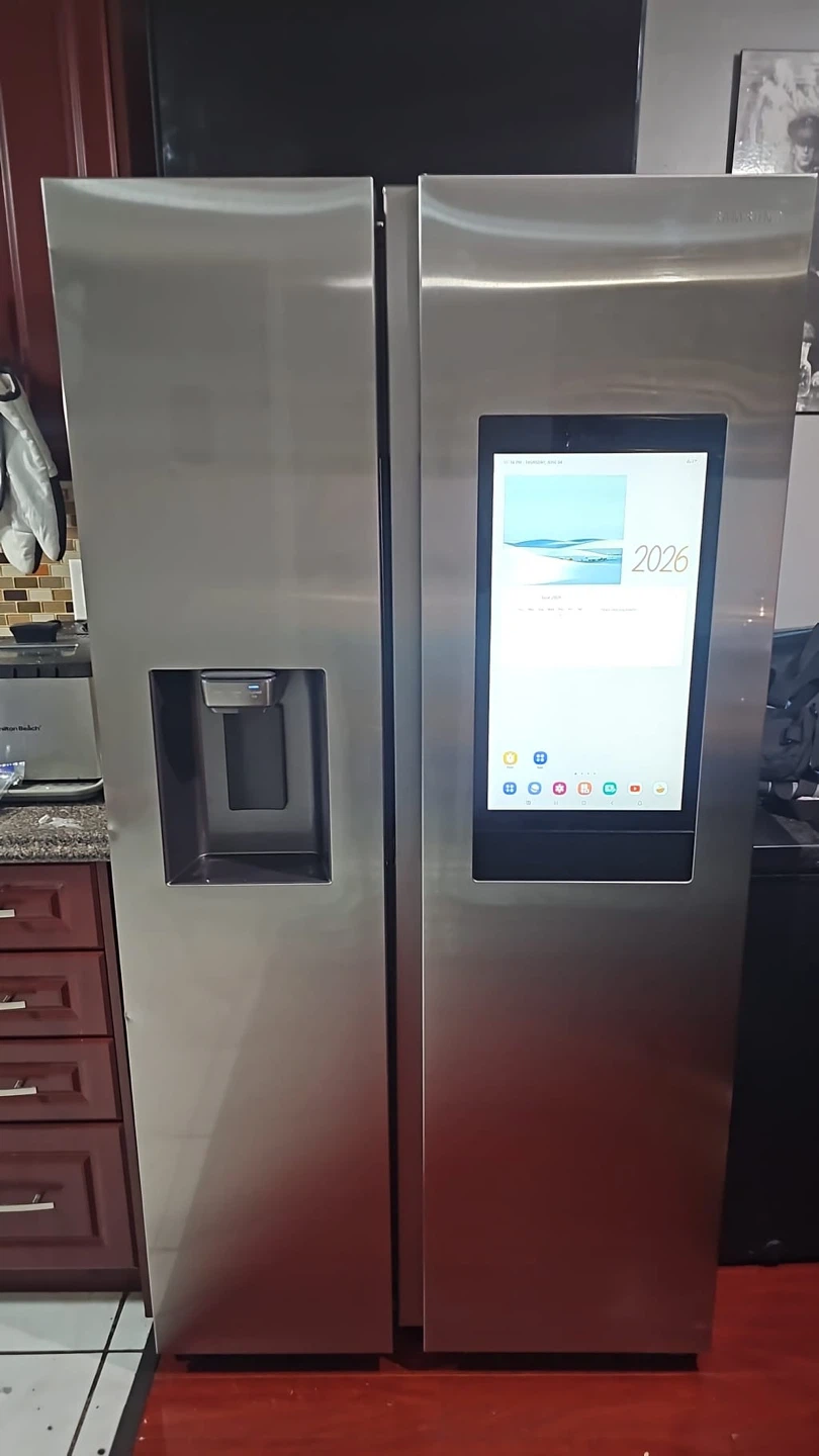 Samsung Family Hub Refrigerator with Touchscreen
