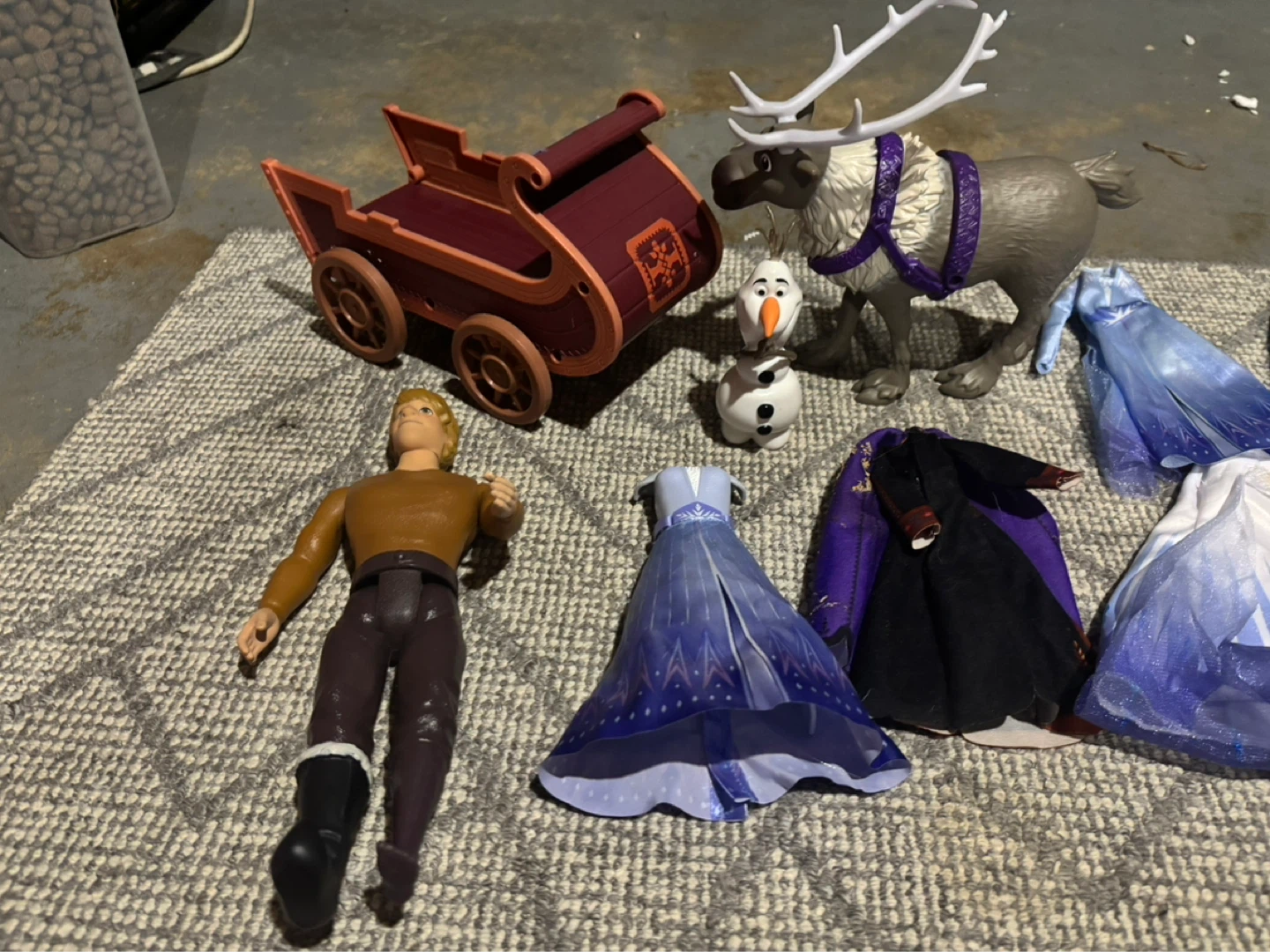 Disney Frozen Doll Set with Figures and Outfits - photo 2